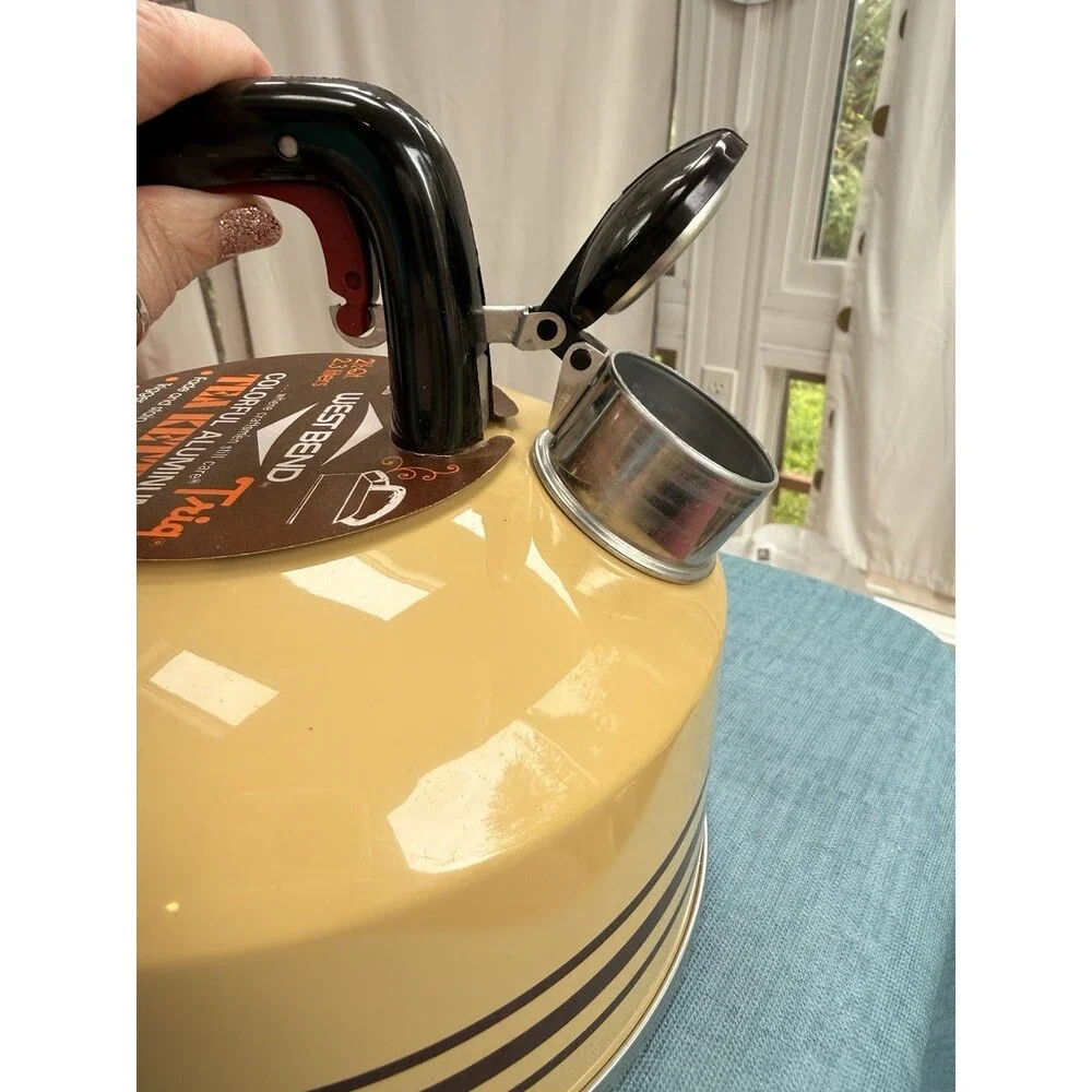 West Bend Triq Harvest Gold 2 1/2 Qt Whistling Aluminum Tea Kettle New NIB 1834